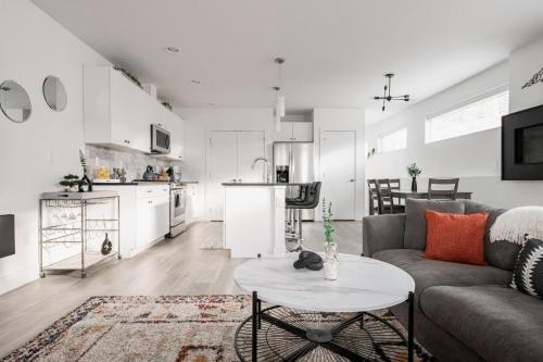 Modern Chic - Spacious Duplex - Highlands in Denver, USA