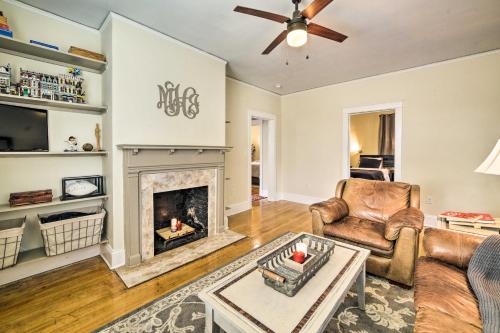 Centrally Located Richmond Home with Yard and Patio in Richmond, USA