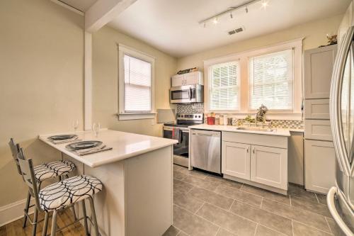 Centrally Located Richmond Home with Yard and Patio in Richmond, USA