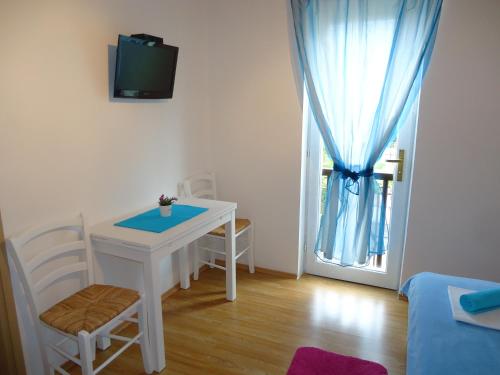 Guesthouse Lisica - image 11