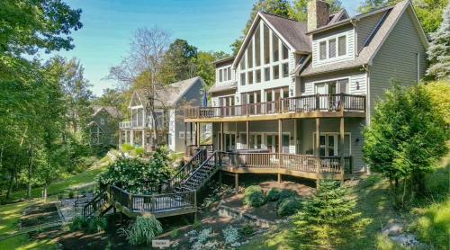 Large Lakefront Home Private dock and hot tub image