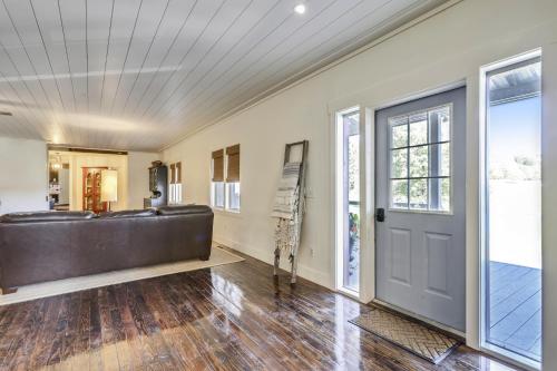Historic Farm Near Lake 10 Acres Newly Renovated in Swanton, USA