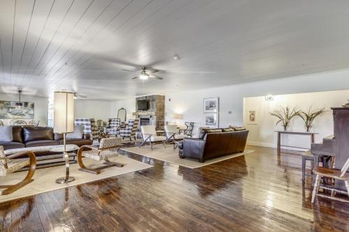 Historic Farm Near Lake 10 Acres Newly Renovated in Swanton, USA