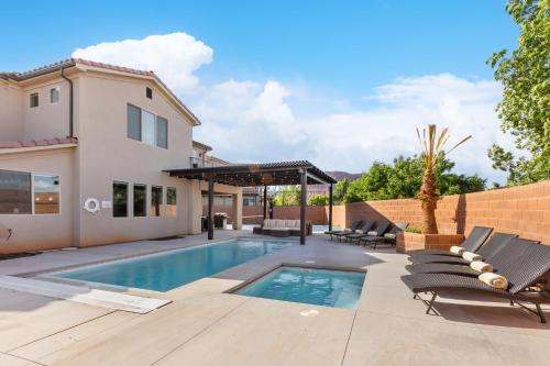 Paradise Village Resort 19Private Pool Private Hot Tub Private Tennis Court - main image