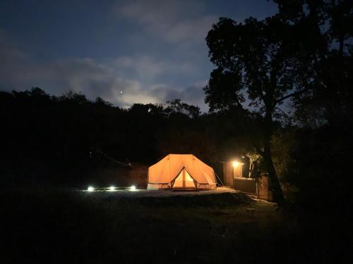 Eco Glamping. Private luxury tent in Alfambras.