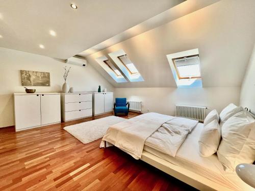 Luxury Penthouse Apartment, Praha (fotografie 8)