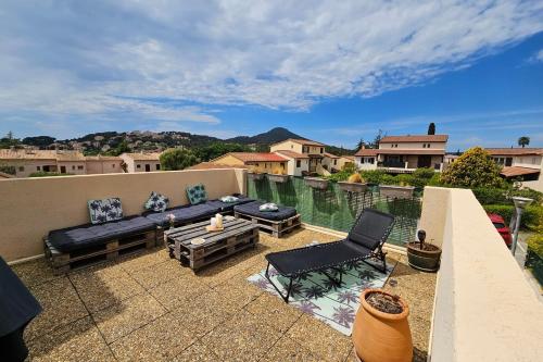 Invigorating AC one-bedroom flat with panoramic terrace - Dodo et Tartine - Location saisonnière - Carqueiranne