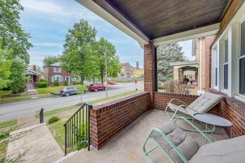 Pet-Friendly St Louis Home with Grill and Backyard in Richmond Heights, USA