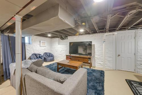 Pet-Friendly St Louis Home with Grill and Backyard in Richmond Heights, USA