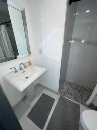 room & private bathroom in Boca Raton City Center