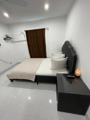 Bedroom and Bathroom 4 in 博卡拉頓