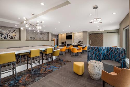 La Quinta Inn & Suites by Wyndham Sulphur (Lake Charles) in Sulphur (LA)