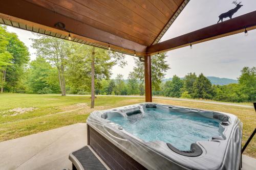 3-Acre Benezette Cabin with Hot Tub, Grill and Mtn View