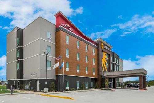 Hawthorn Suites by Wyndham Sulphur