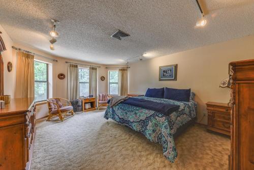 Cloudcroft Mtn Home with Deck-3 Miles to Ski Resort! - image 8