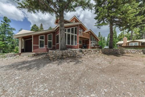Cloudcroft Mtn Home with Deck-3 Miles to Ski Resort! - image 6