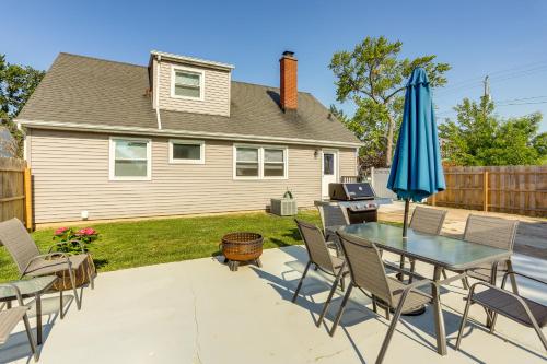 Dog-Friendly Port Clinton Home Walk to Lake Erie!