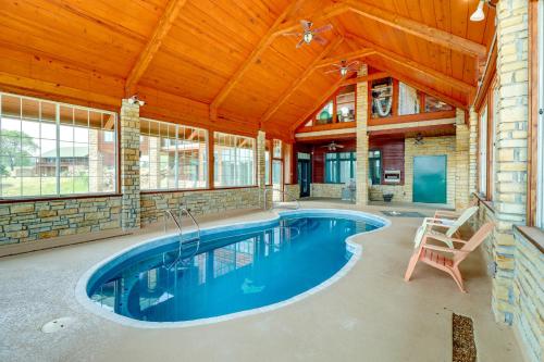 Spacious Shirley Studio - Hike, Swim and Fish!