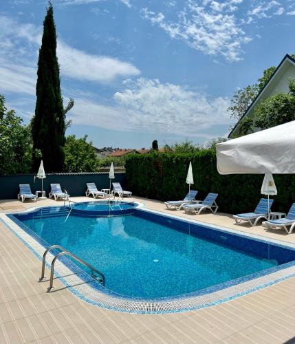 Family Hotel Kontesa in Lozenets