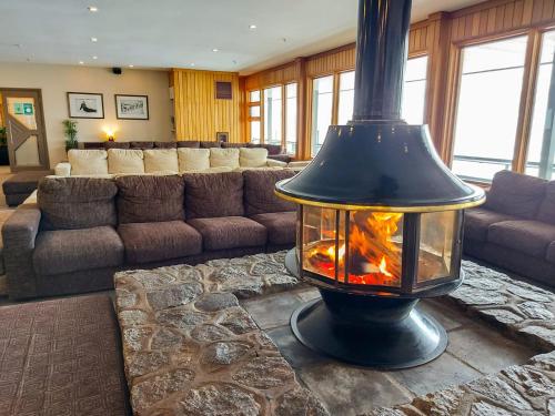 Közös társalgó / TV, Smiggins Hotel & Chalet Apartments in Smiggin Holes