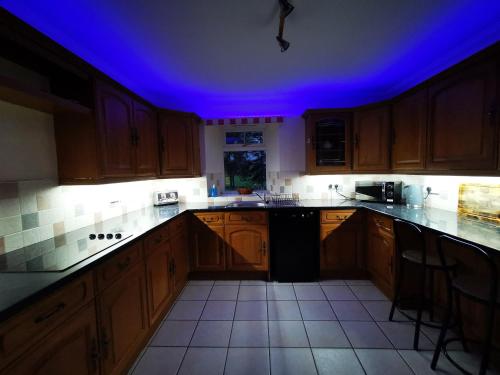 virtuve, Private peacefull pet friendly converted country cottage in Alforda (Aberdīna)