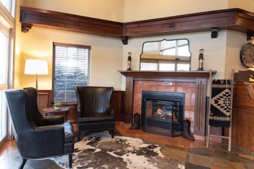 Oxford Suites Pendleton - image 5