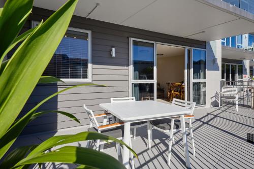 2 Bedroom Ground Floor Apartment with partial view