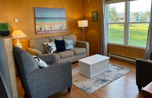 . Little Haven Cottage an ocean view 2 bedroom cottage in Savage Harbour