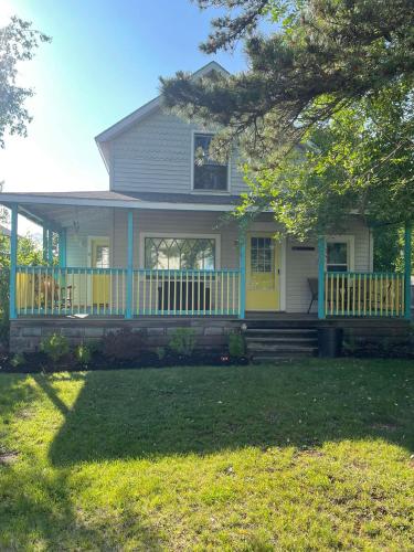 3 bedrooms, 5 beds