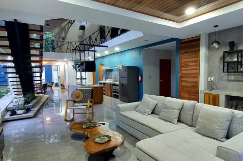 Caribbean Blue House - Modern style 100 WiFi