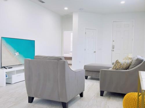 Luxury 4Bd Home Near Disney withPool 1653 PR home in Davenport, USA