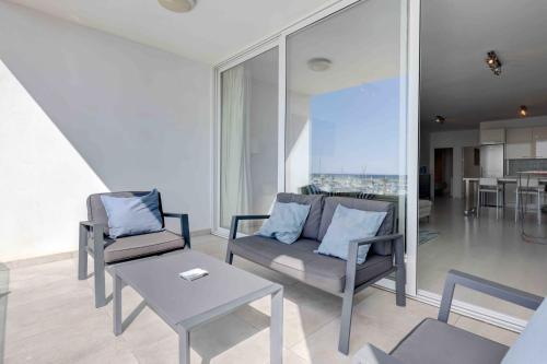 Modern 2 Bed Puerto Banus Apartment K2 - Tap to explore photos