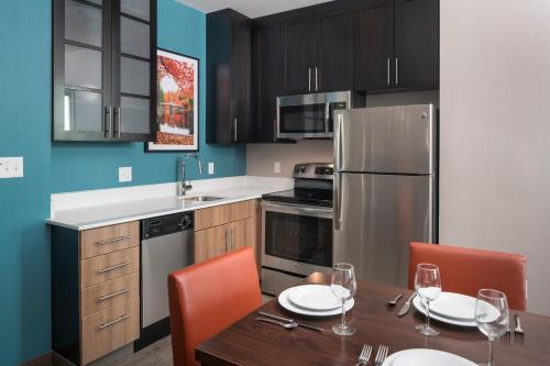 2 bedrooms, 3 beds