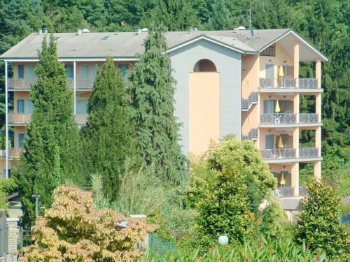  Apartment in a residence on Lake Maggiore near the beach in Verbania
