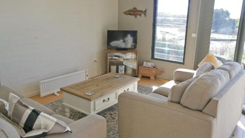 Moorhead Cove Beach Unit With pool Bermagui