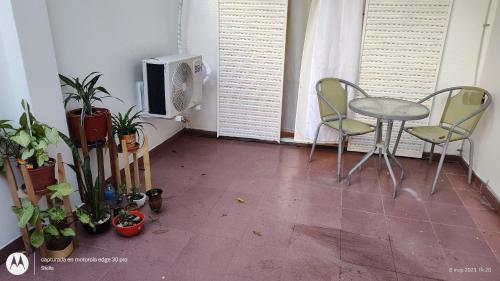 One-Bedroom Apartment image 3