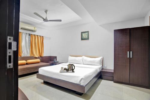 Super Townhouse Divya Palace