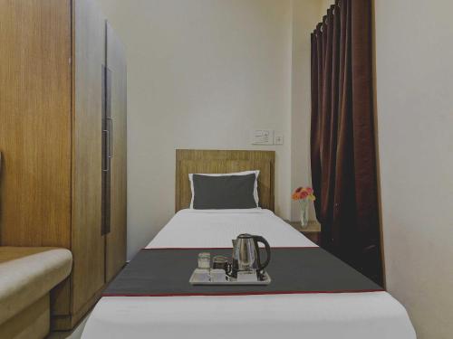 Collection O THE CROWN HOTEL – Hyderabad, IA