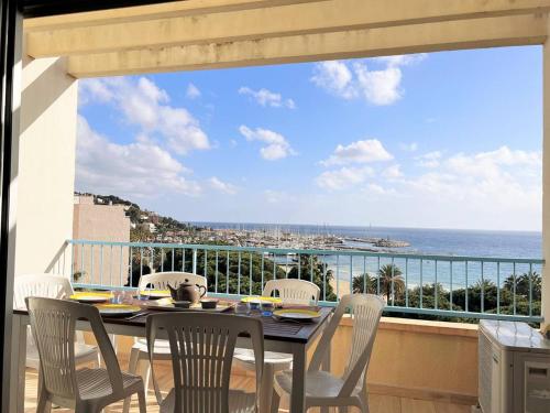 Appartement climatisé 3 pièces, 6 couchages - Face à la plage - Le Lavandou - FR-1-251-510 - Location saisonnière - Le Lavandou