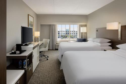 Traditional, Guest room, 2 Queen image 10