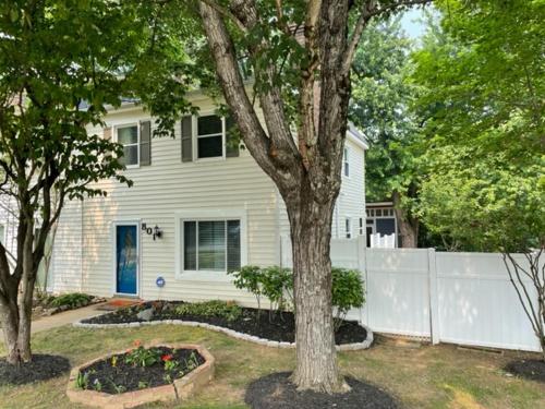 Cville Townhome 5 Minutes from UVA, Downtown and Hospital