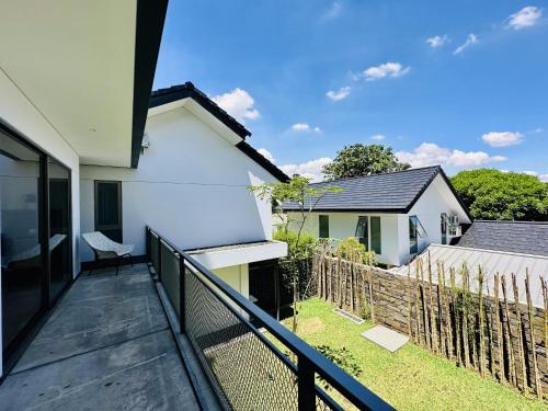 Exterior view, Bungalow Homes in Ciumbuleuit