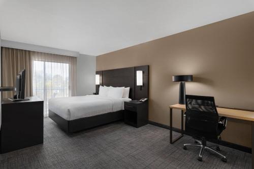 1 queen bed