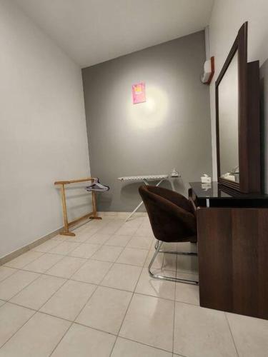 4R4B SDK Traveler Modern loft overlooking downtown