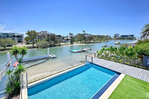 The Ultimate - Waterfront Luxury at Mooloolaba ZC2