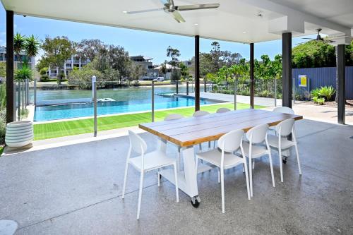 The Ultimate - Waterfront Luxury at Mooloolaba ZC2