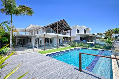 The Ultimate - Waterfront Luxury at Mooloolaba ZC2