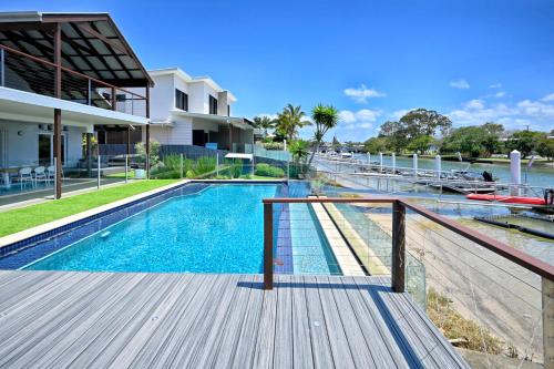 The Ultimate - Waterfront Luxury at Mooloolaba ZC2