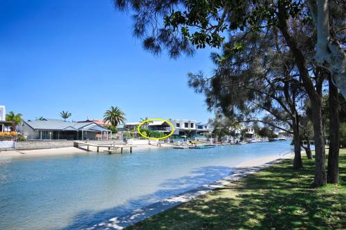 The Ultimate - Waterfront Luxury at Mooloolaba ZC2