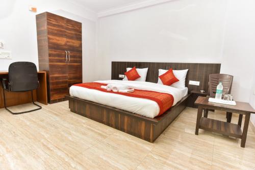 F9 Hotels 475 - Sector 45, Gurgaon